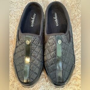 Easy Spirit Traveltime12 Mule. Size 6.5